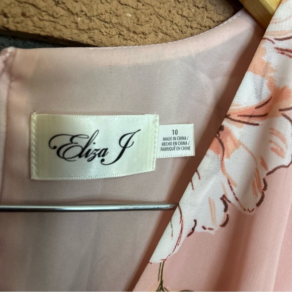 NWT Eliza J Women's Long Sleeve Surplice Floral Foil Print Chiffon Dress Size 10 - Picture 2 of 7